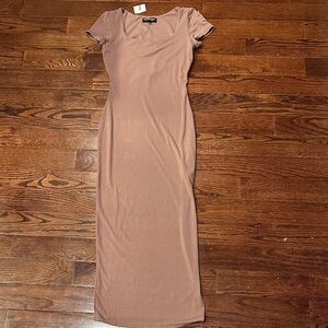 Super Cute Brown Maxi Dress size Medium